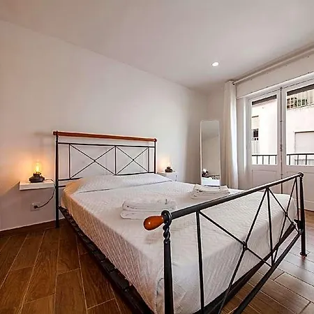 Hotel A37 - Casa Alferes In Downtown
