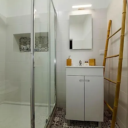A37 - Casa Alferes In Downtown Hotel 3*